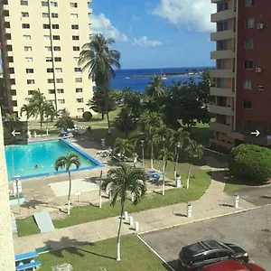 Beach-side At Turtle Towers Apartment Ocho Rios